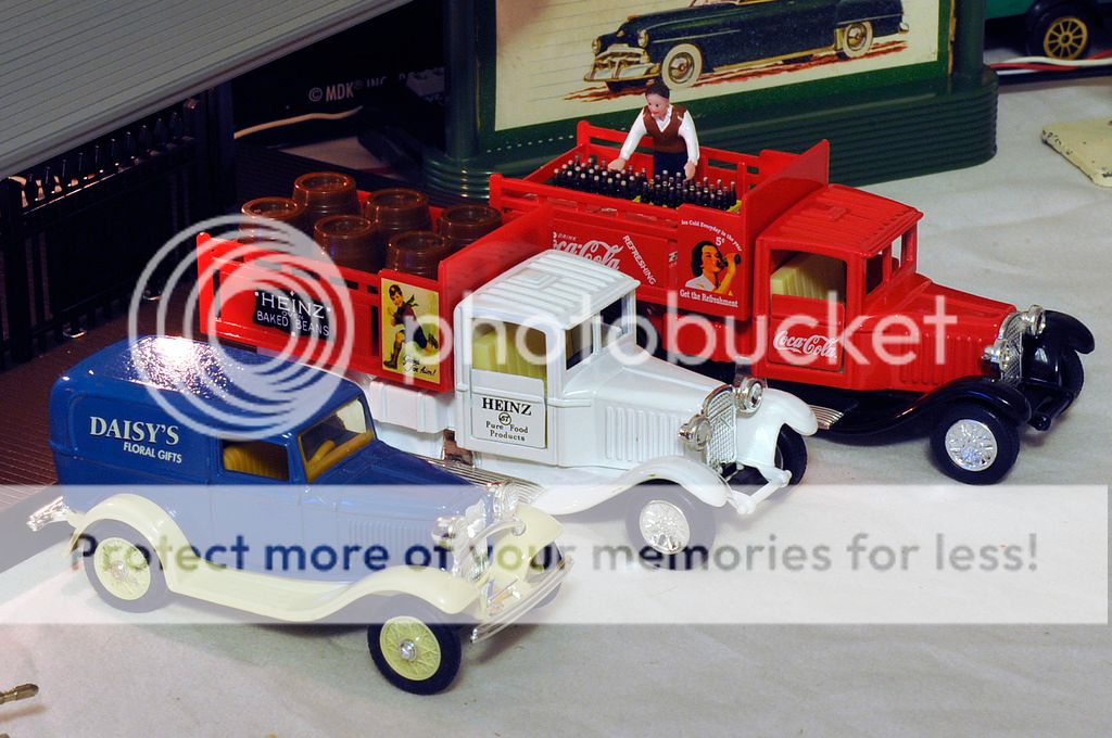 O scale Trains and O Scale Cars, Trucks & People